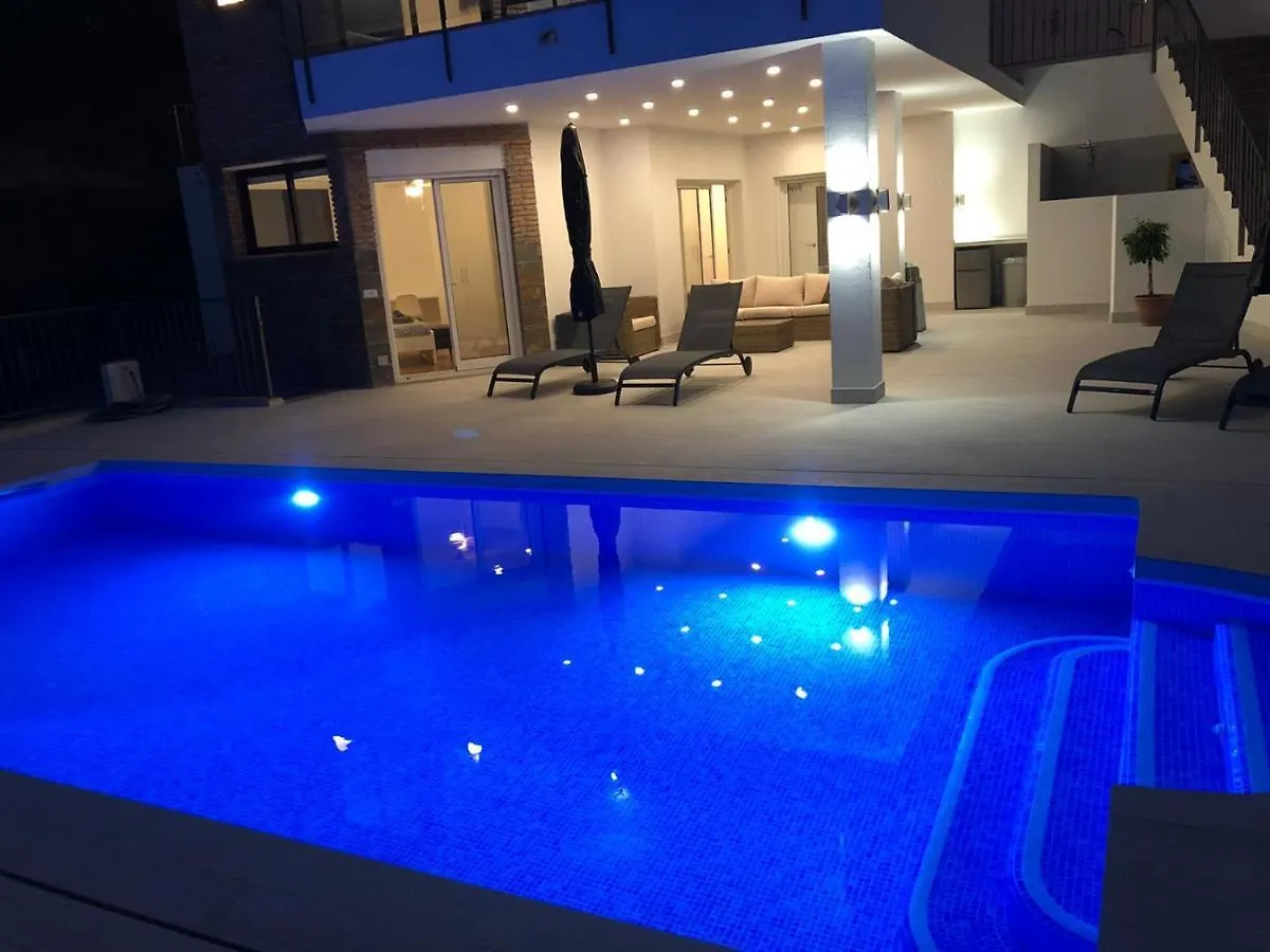 Luxury Villa For 12 People El Faro